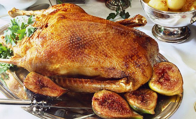 https://www.livetradingnews.com/wp-content/uploads/2021/12/roast-christmas-holiday-goose-recipe.jpg